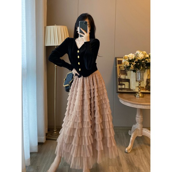 New style pink skirt suit, velvet black top