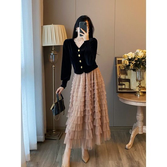 New style pink skirt suit, velvet black top